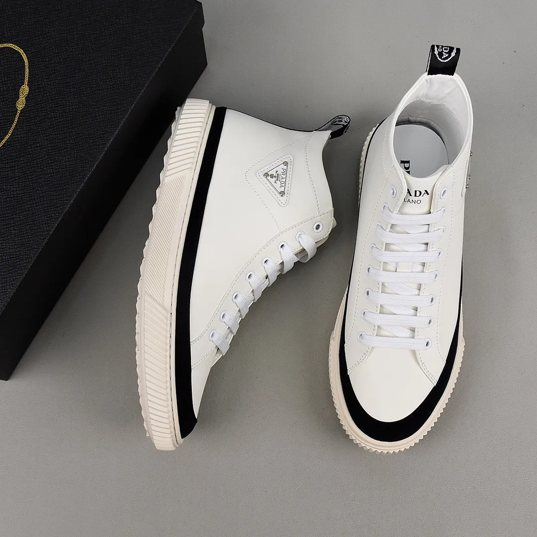 PRADA [Prada] high-top sports and casual shoes. Men's shoes 💰440💰. The upper is made of cowhide, sheepskin lining, rubber outsole, comfortable on the feet, men's size 38-44, choose according to your usual wearing size.
